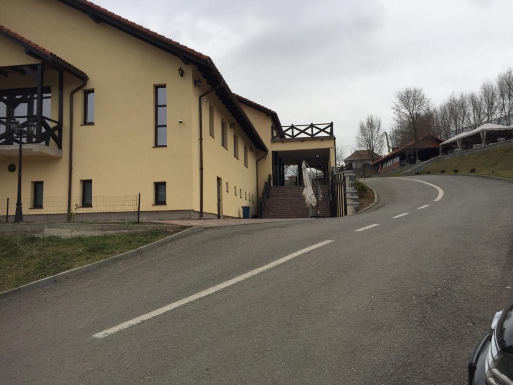Pensiunea Emris Spatac Bagian luar foto